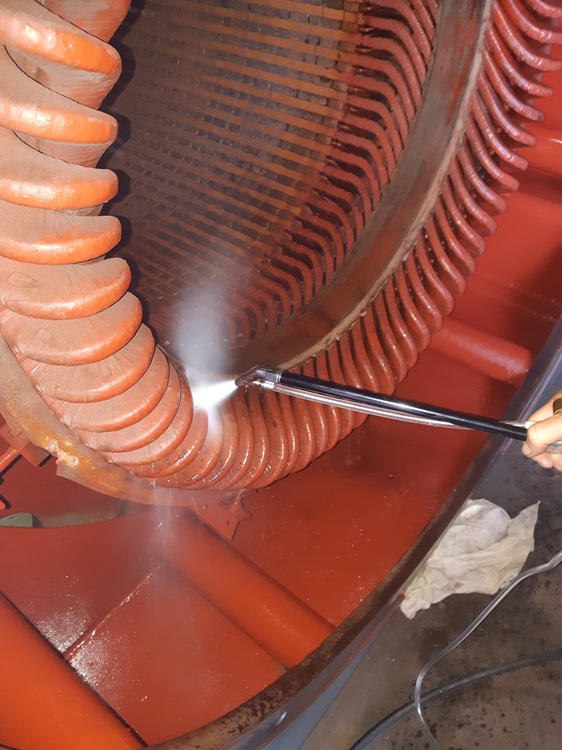 Pressure Cleaning of Stator 2